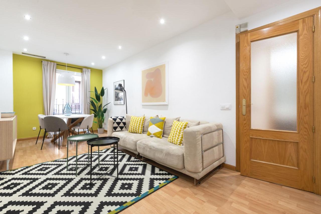 2 Bedrooms 2 Bathrooms Furnished - Malsana - With Pool - Mintystay Madrid Kültér fotó